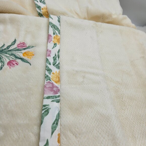 Givenchy Blanket - Picture 13 of 16